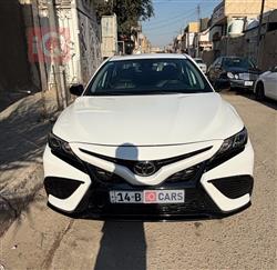 تۆیۆتا کامری